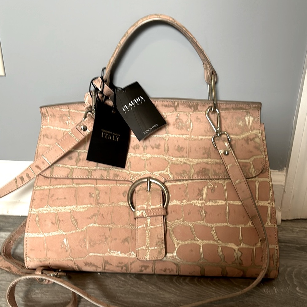 Claudia Firenze Italian leather tote w/optional shoulder strap.